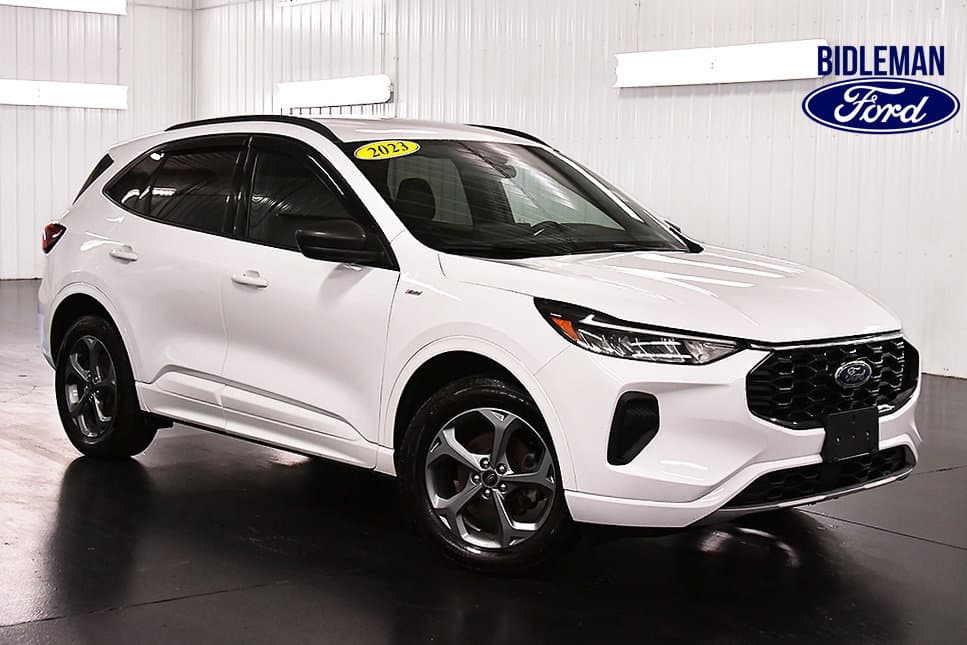 2023 Ford Escape ST-Line — photo 1 of 34
