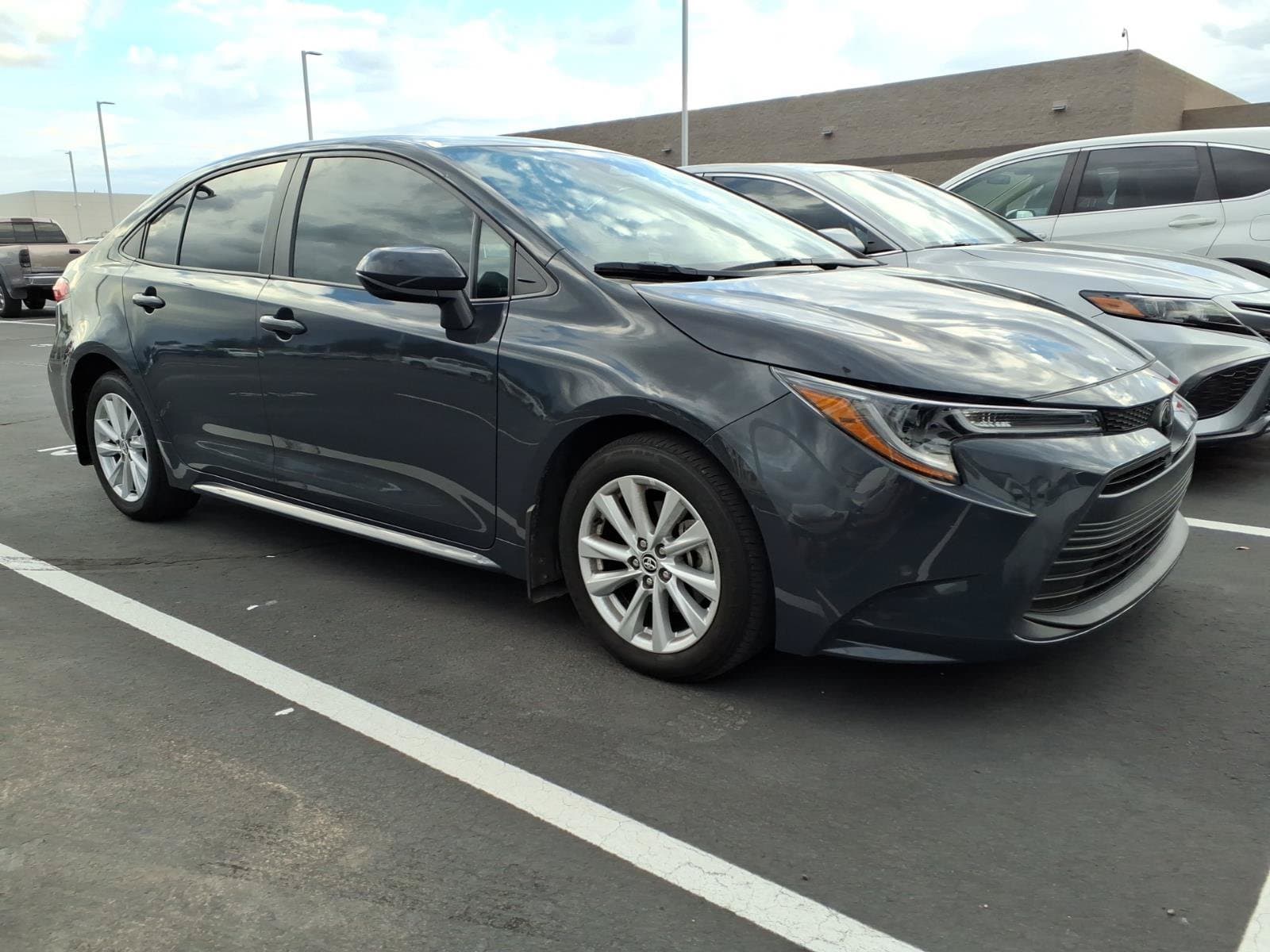 2024 Toyota Corolla LE — photo 1 of 4