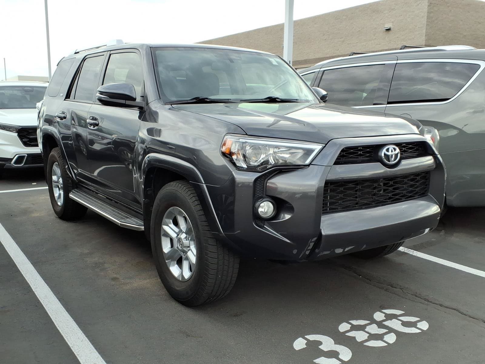 2017 Toyota 4Runner SR5 Premium — photo 1 of 4