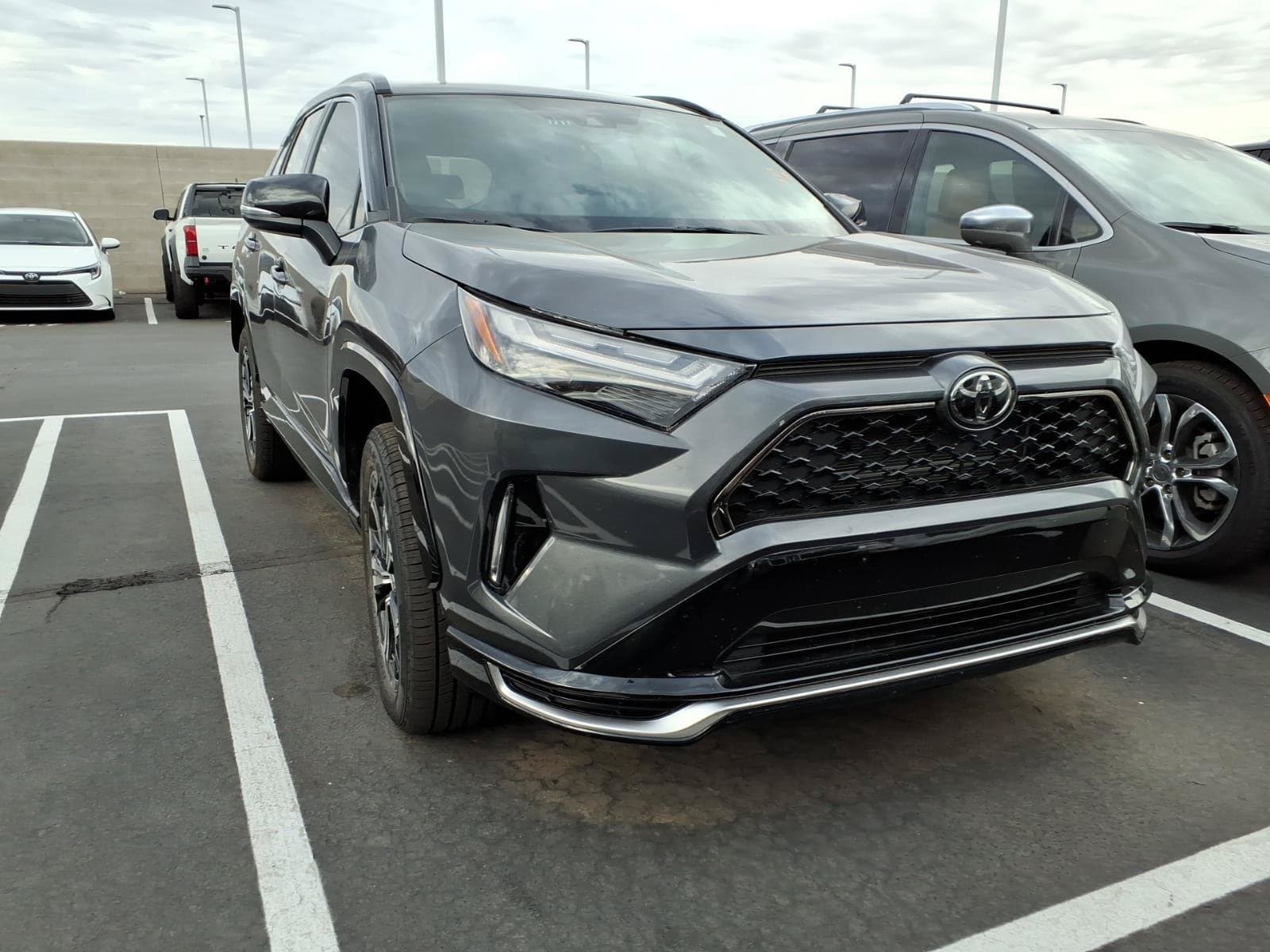 2025 Toyota RAV4 Plug-In Hybrid XSE — photo 1 of 4