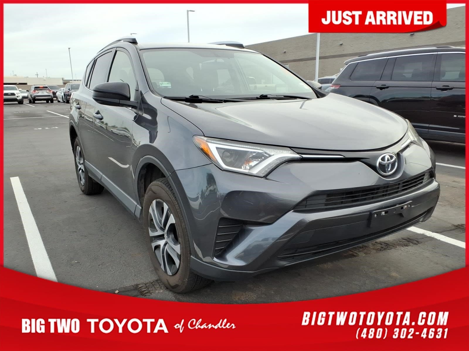 2016 Toyota RAV4 LE — photo 1 of 4