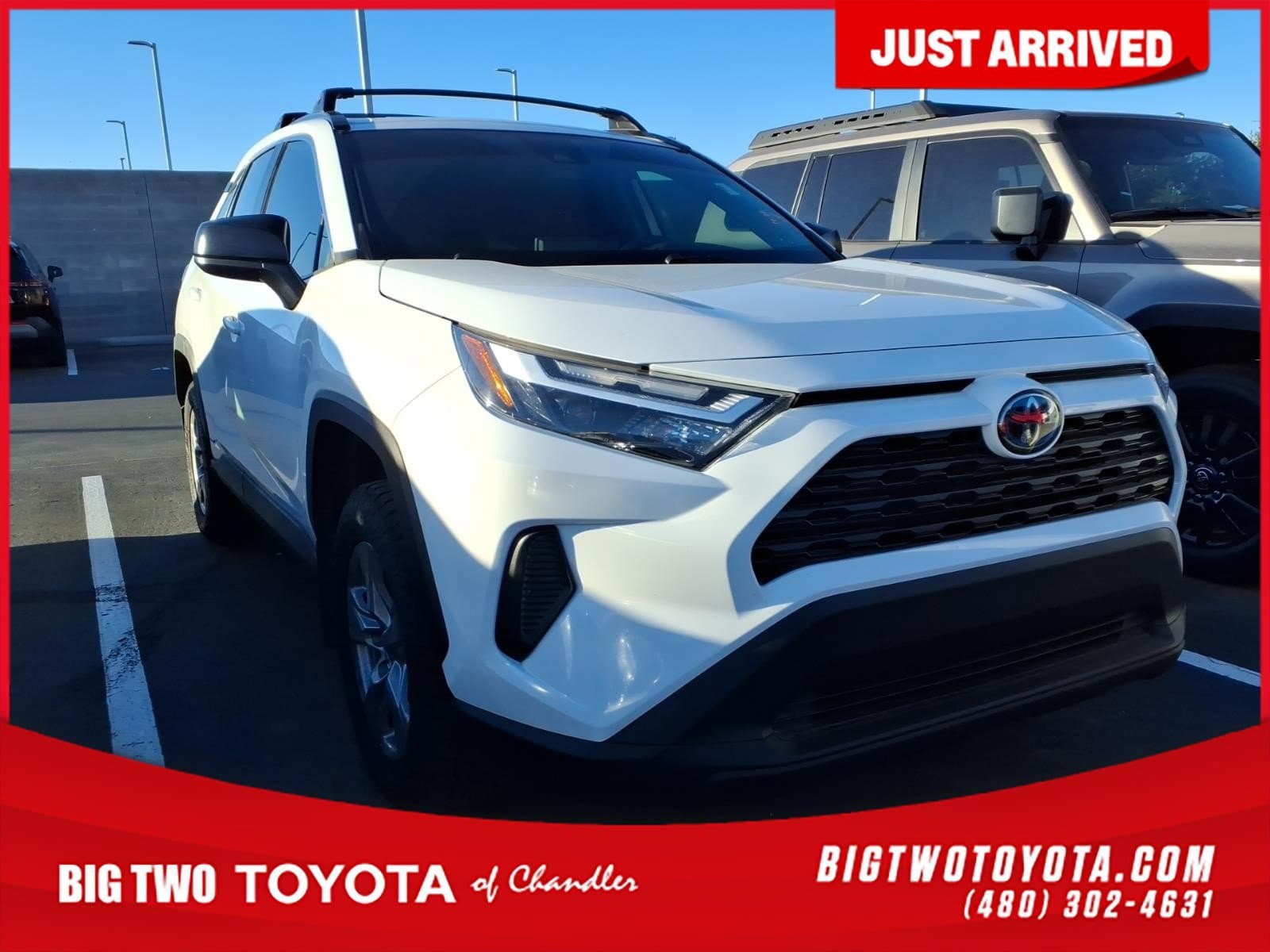 2024 Toyota RAV4 Hybrid LE — photo 1 of 4