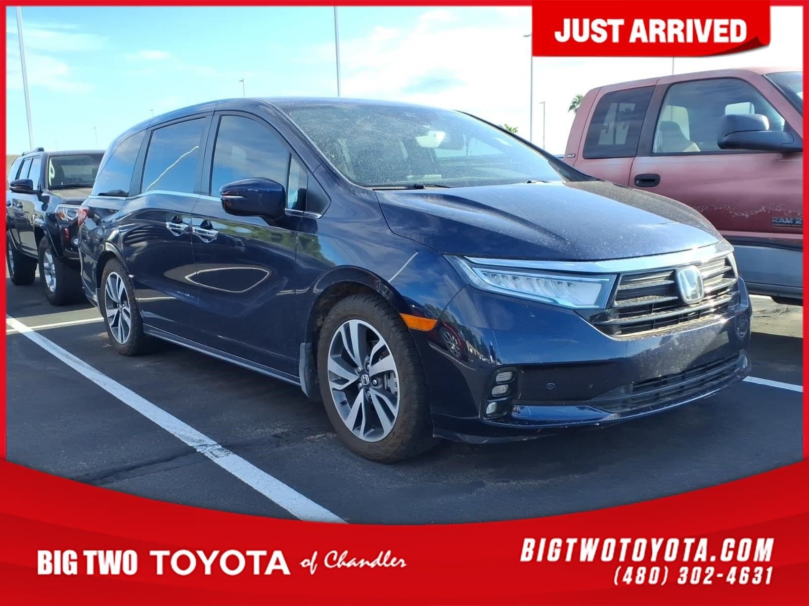 2023 Honda Odyssey Touring — photo 1 of 4