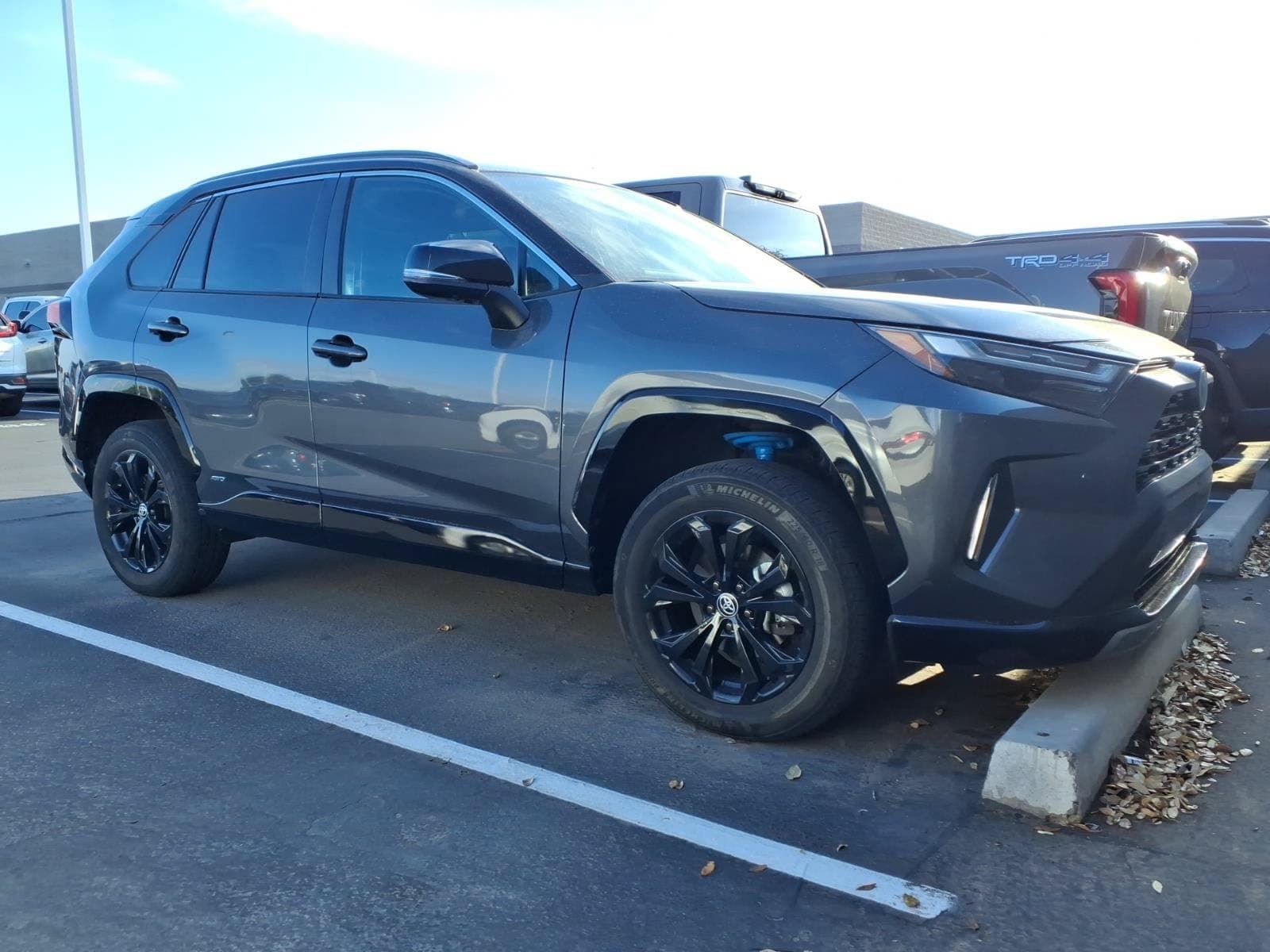 2024 Toyota RAV4 Hybrid XSE — photo 1 of 4
