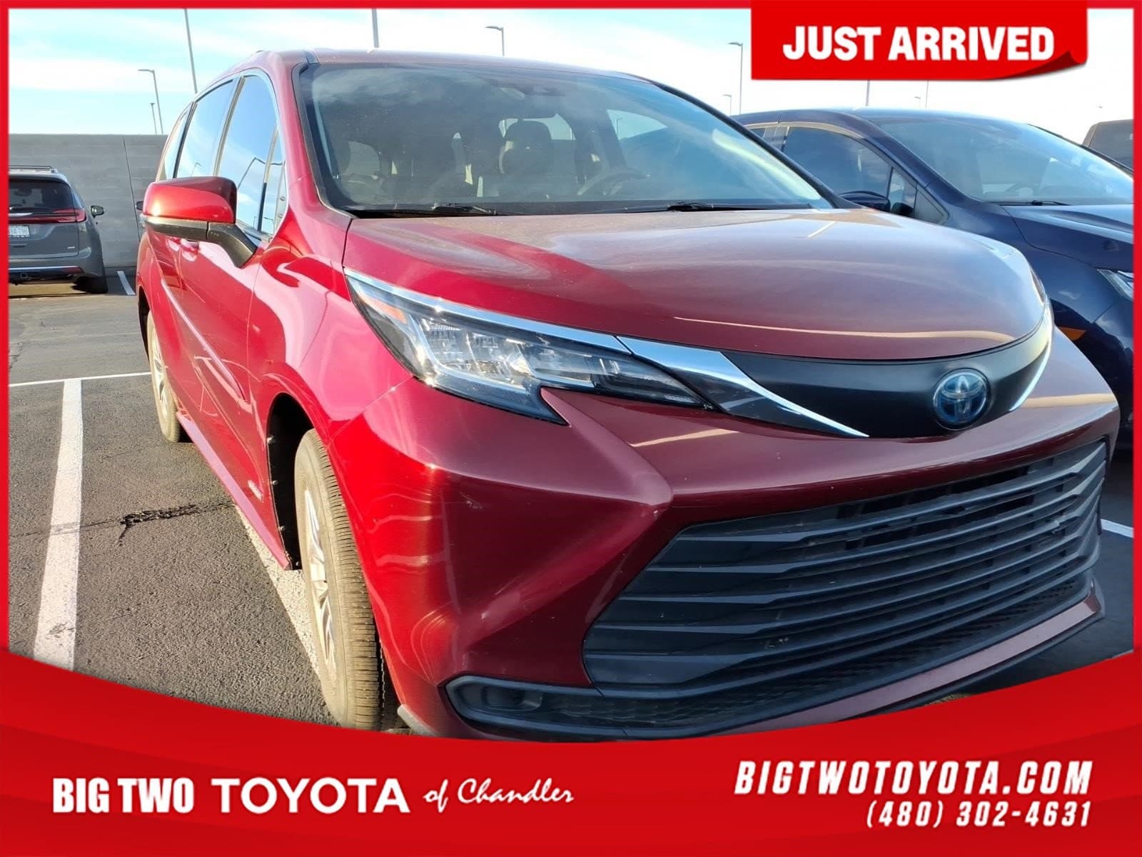 2021 Toyota Sienna LE — photo 1 of 4