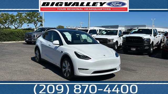 2023 Tesla Model Y Long Range — photo 1 of 23
