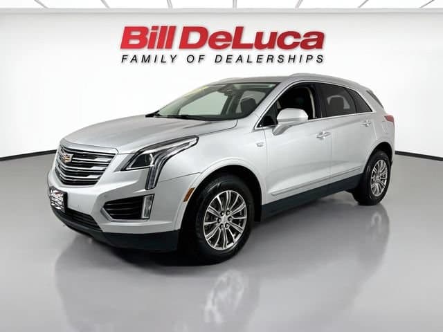 2018 Cadillac XT5 Luxury AWD — photo 1 of 34