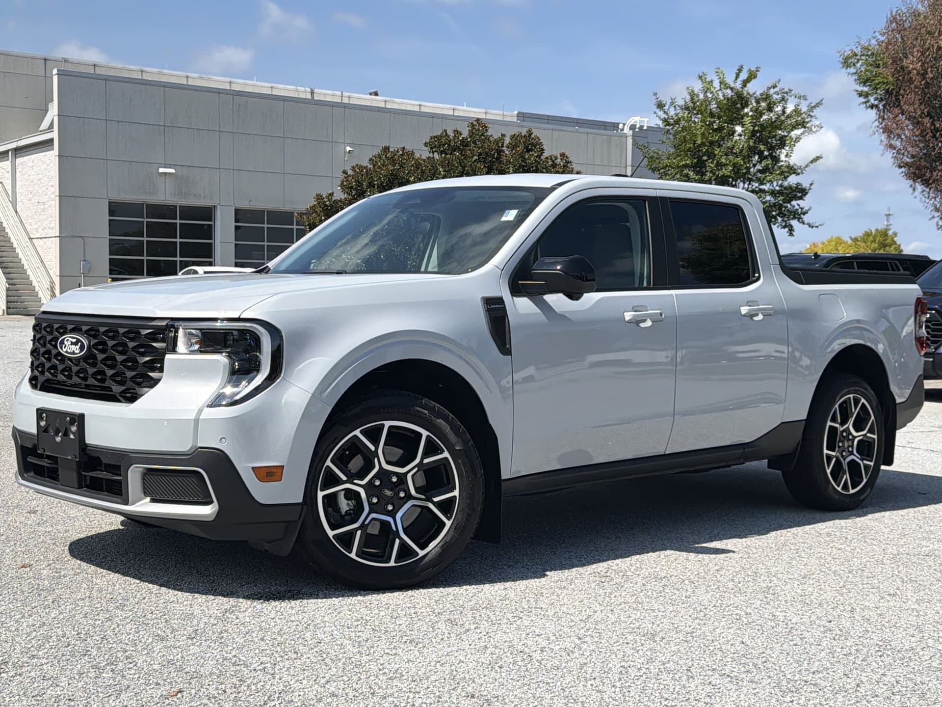 2025 Ford Maverick LARIAT — photo 1 of 32