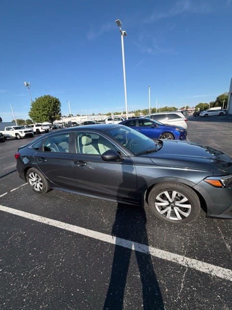 2022 Honda Civic Sedan LX — photo 1 of 3
