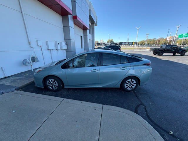 2018 Toyota Prius Two — photo 1 of 3