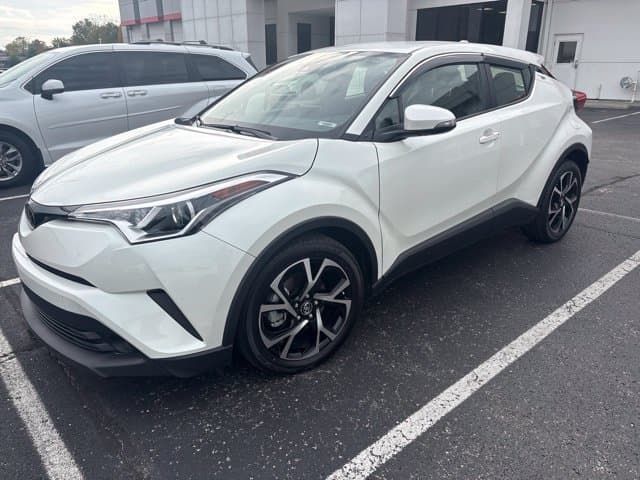 2019 Toyota C-HR XLE — photo 1 of 9