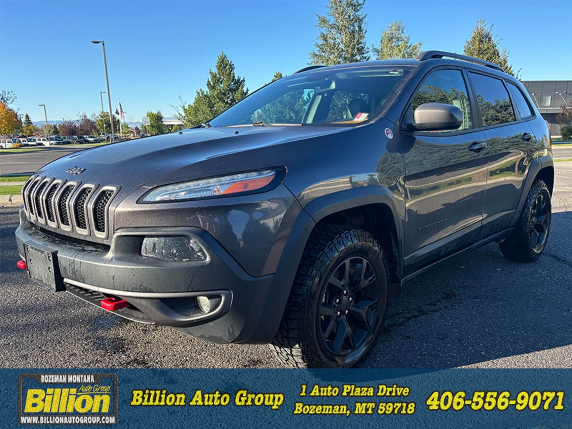 2016 Jeep Cherokee Trailhawk — photo 1 of 2
