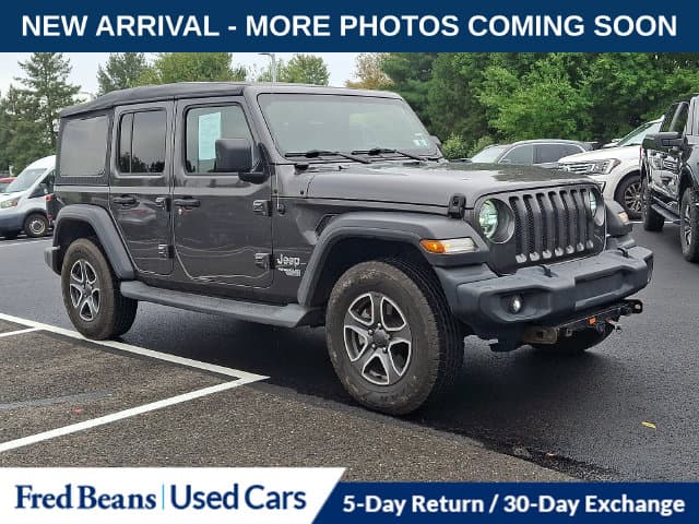 2020 Jeep Wrangler Base — photo 1 of 12