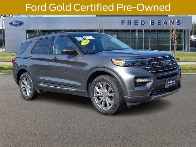 2023 Ford Explorer XLT — photo 1 of 36