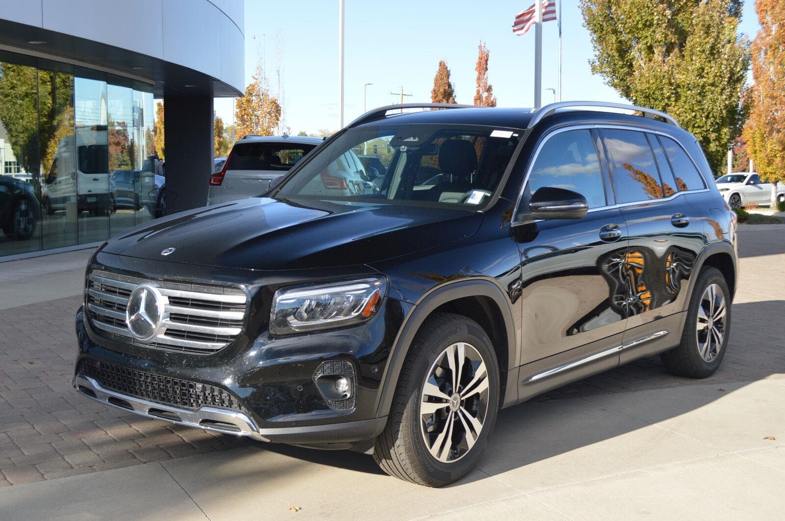 2025 Mercedes-Benz GLB GLB 250 — photo 1 of 12