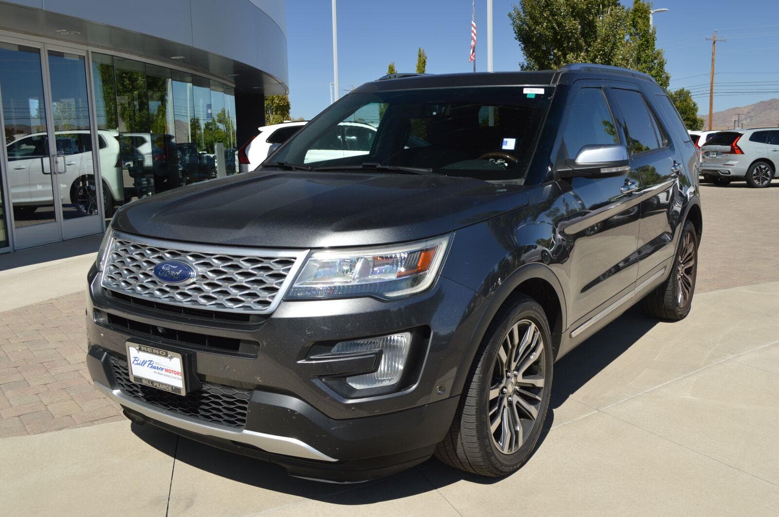 2016 Ford Explorer Platinum — photo 1 of 12