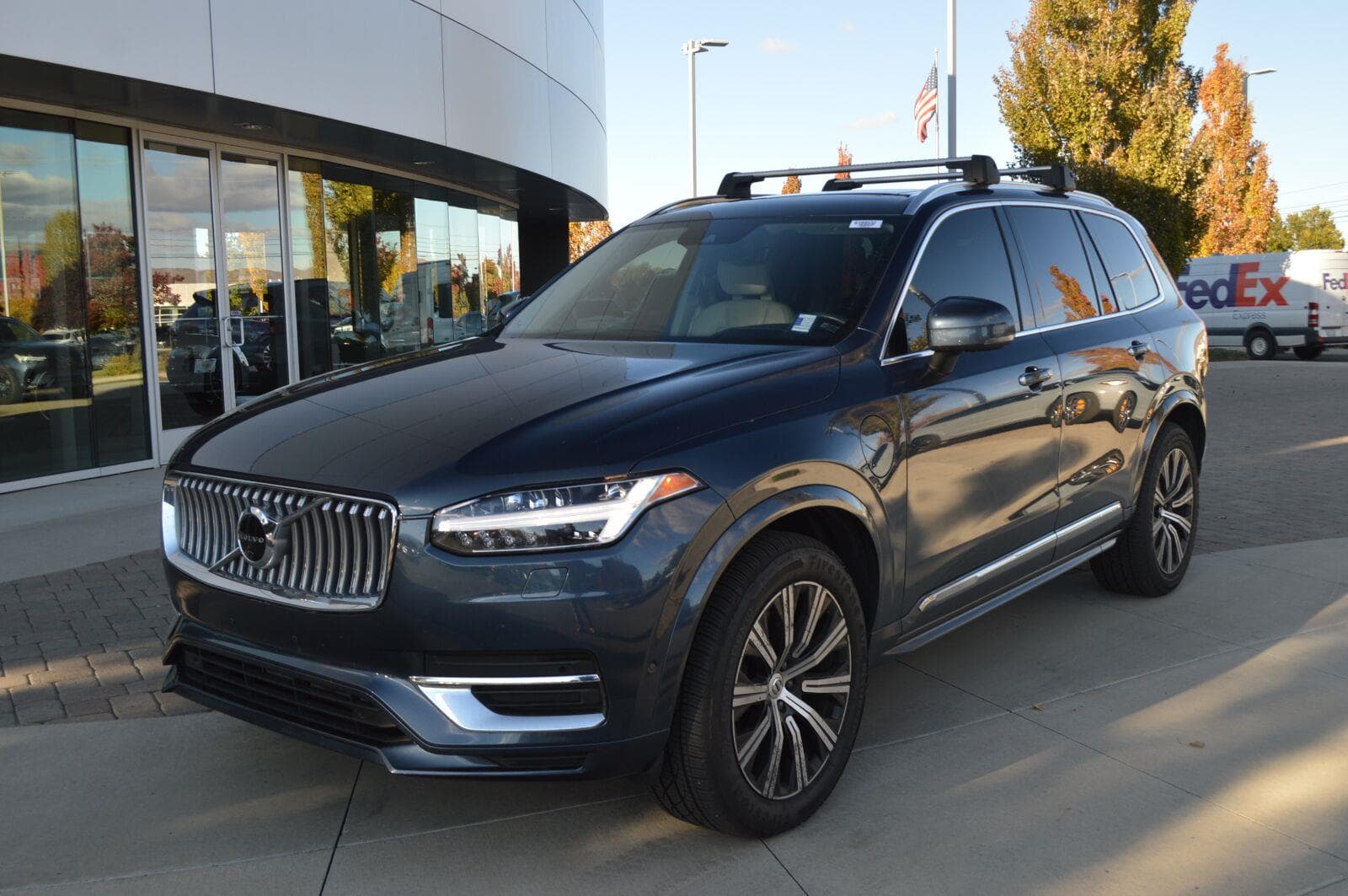 2022 Volvo XC90 Recharge Plug-In Hybrid Inscription — photo 1 of 12