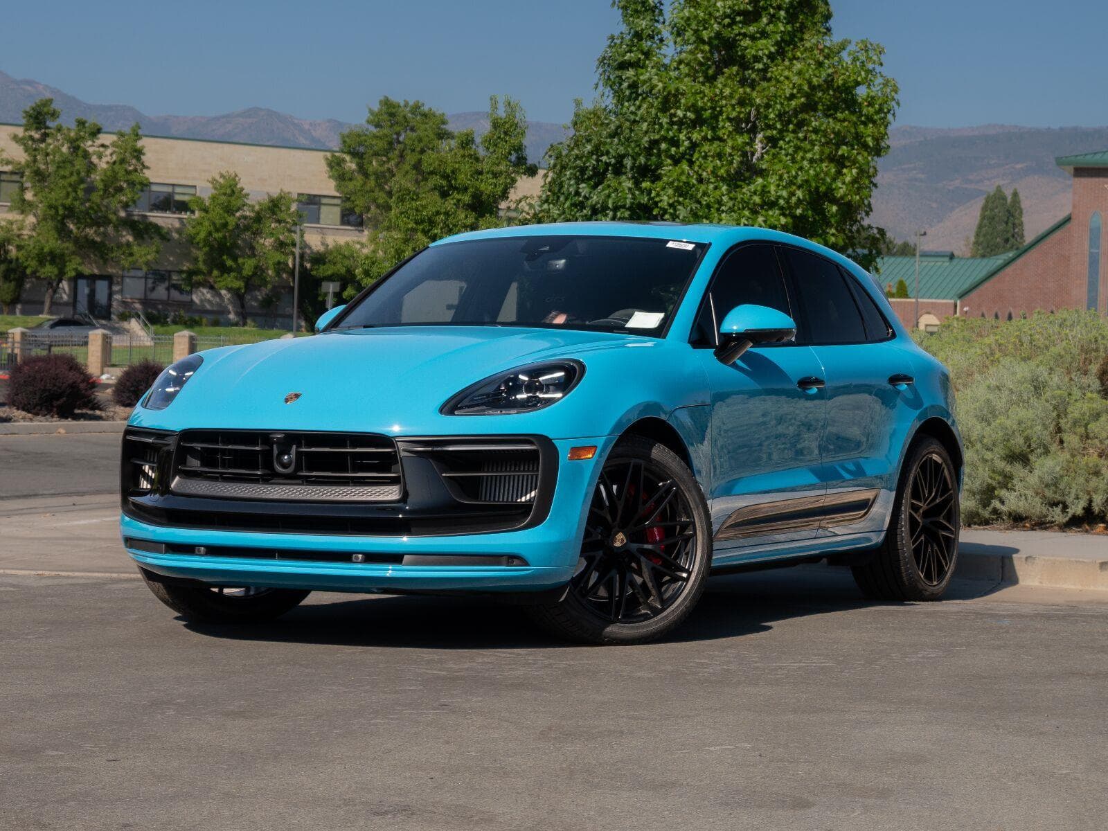 2022 Porsche Macan GTS — photo 1 of 33