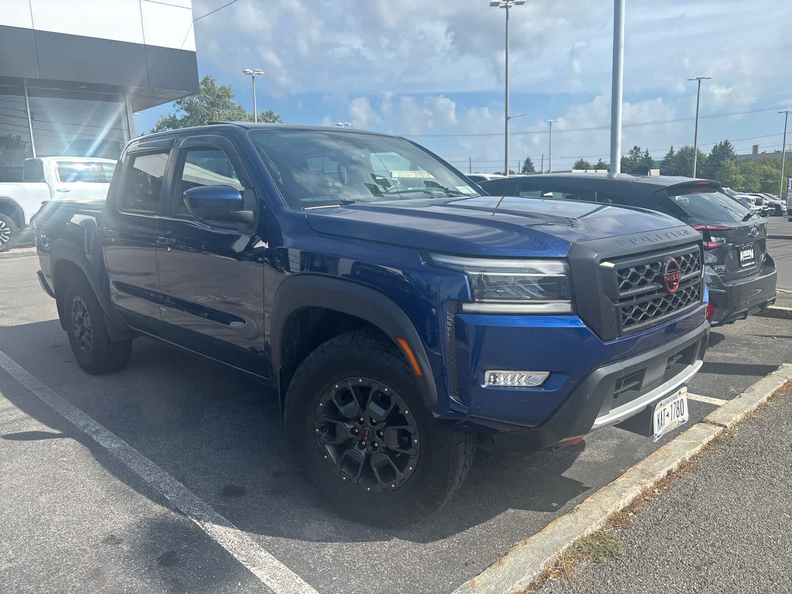 2022 Nissan Frontier PRO-4X — photo 1 of 12