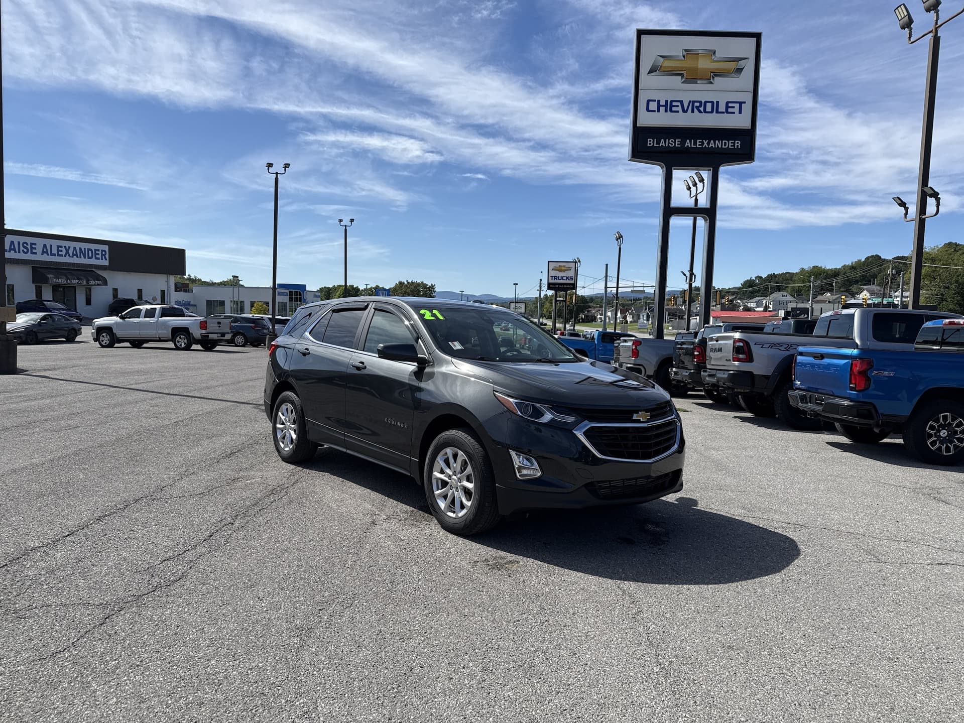 2021 Chevrolet Equinox LT — photo 1 of 29