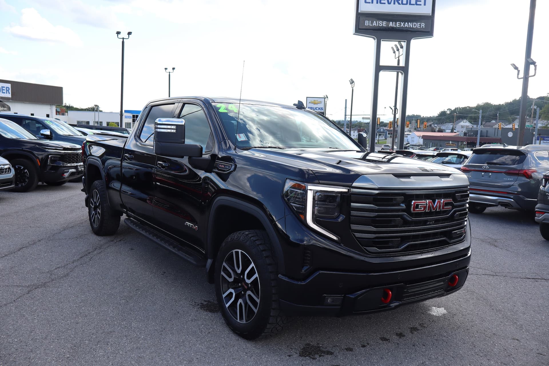 2024 GMC Sierra 1500 AT4 — photo 1 of 26