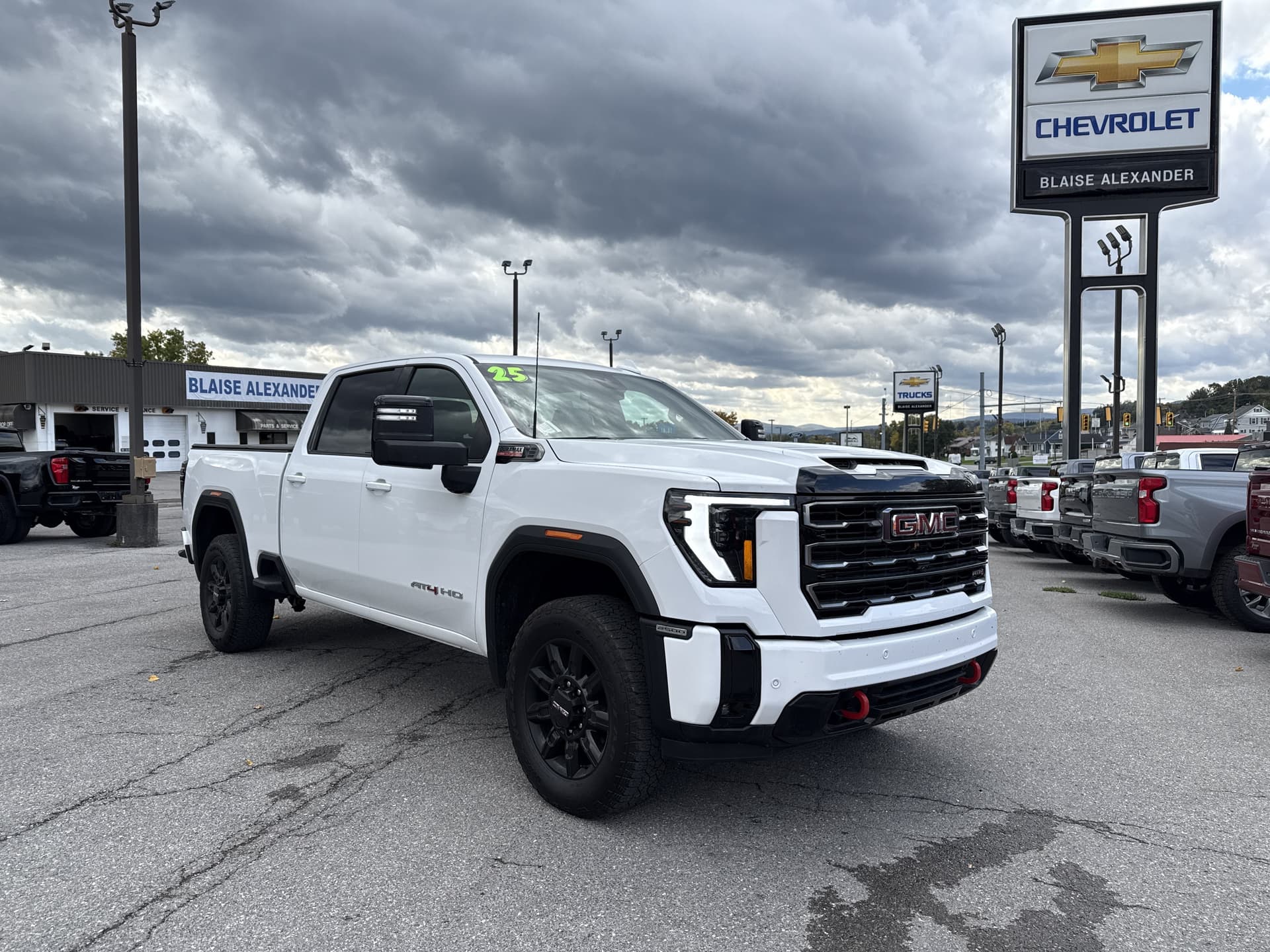 2025 GMC Sierra 2500HD AT4 — photo 1 of 29