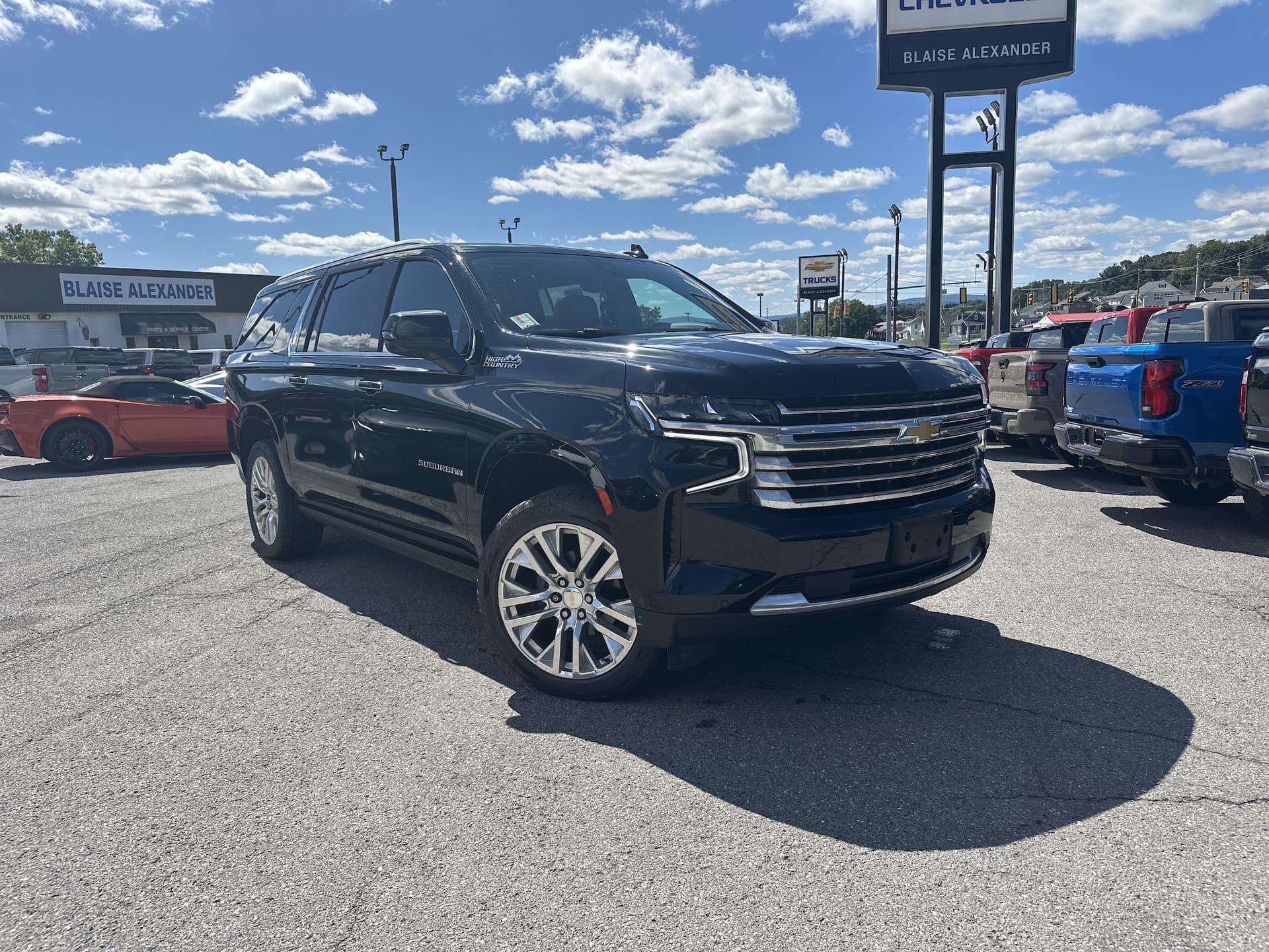 2021 Chevrolet Suburban High Country — photo 1 of 28