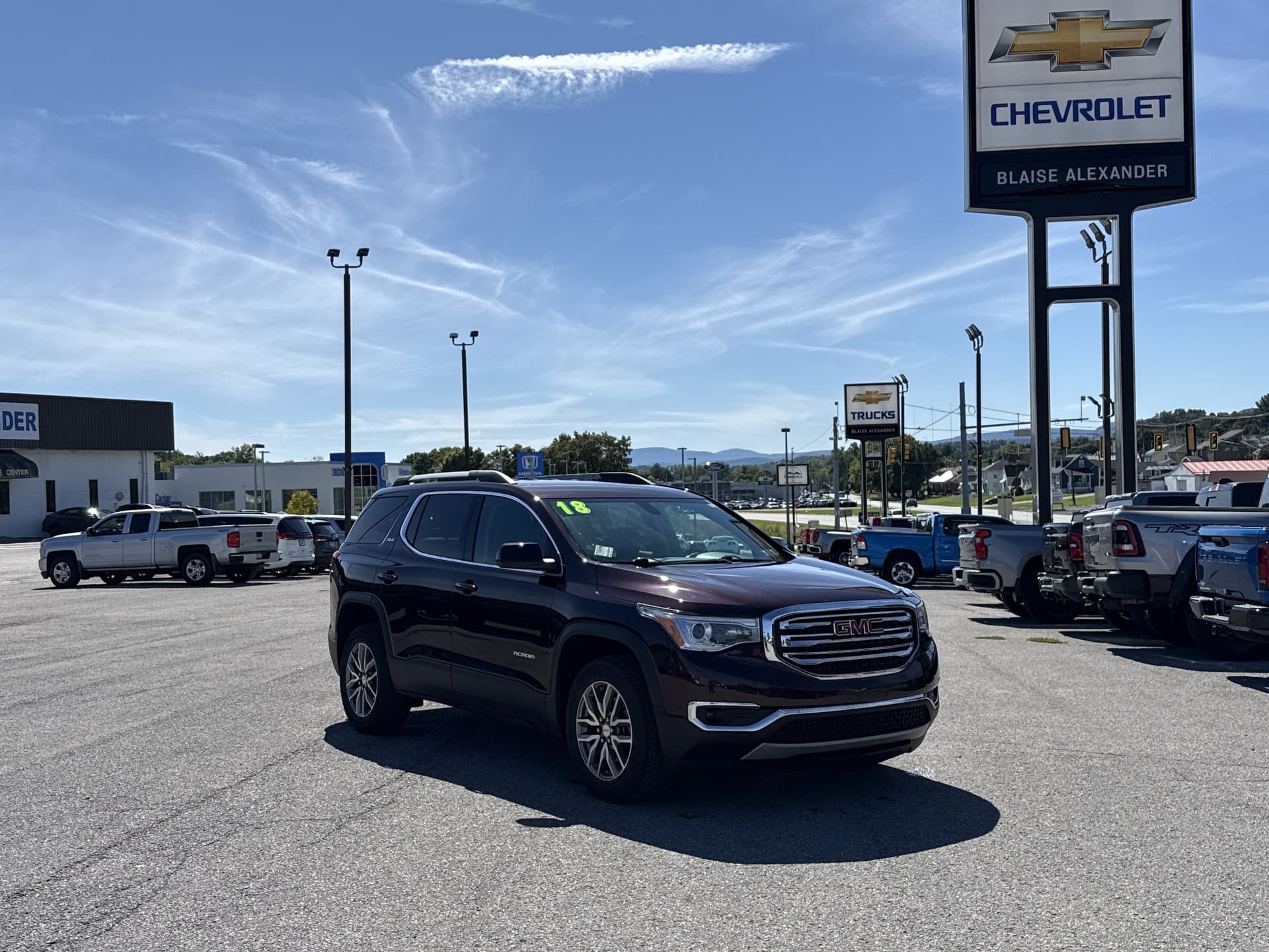 2018 GMC Acadia SLE — photo 1 of 23