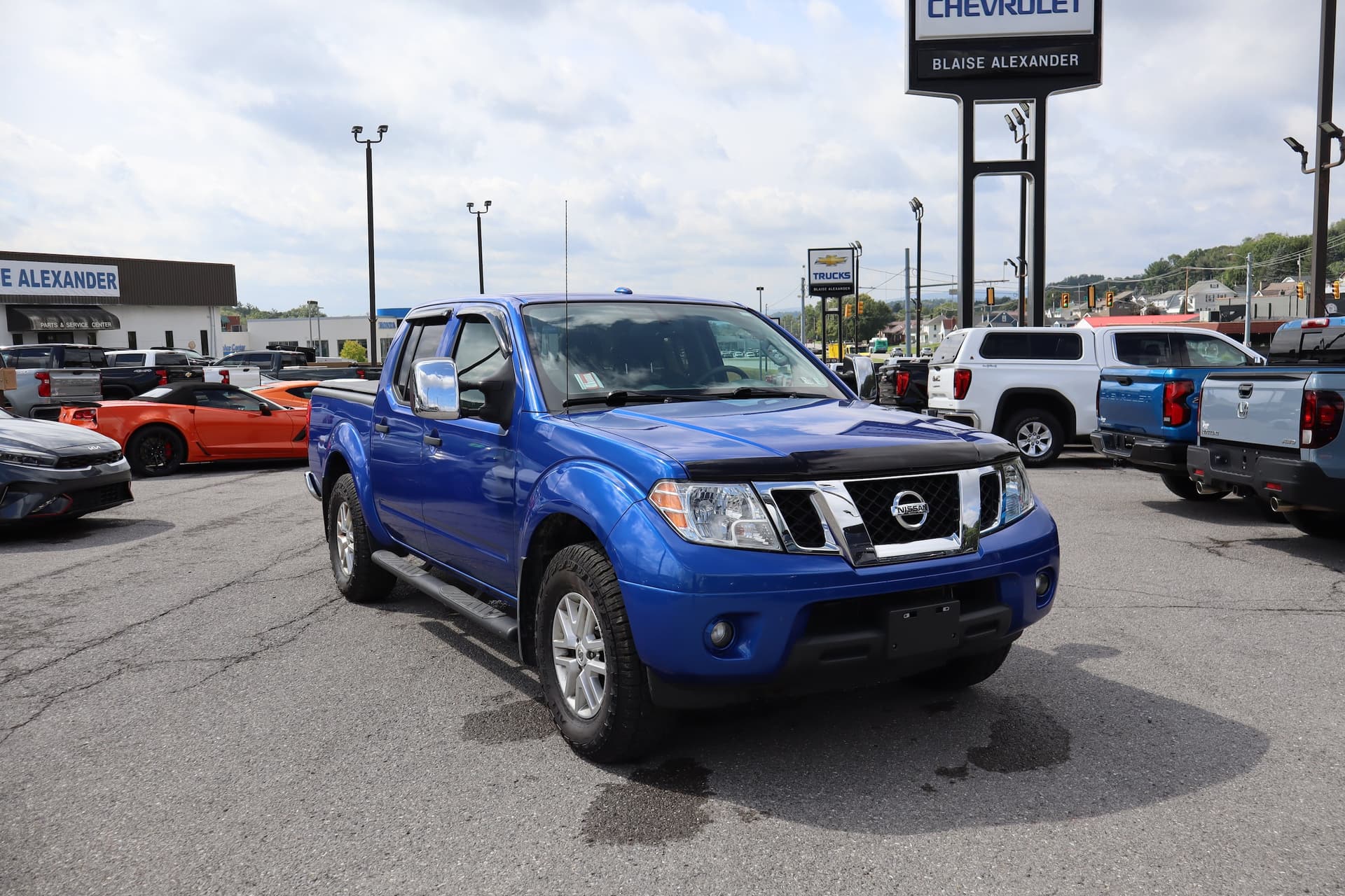 2015 Nissan Frontier SV — photo 1 of 25