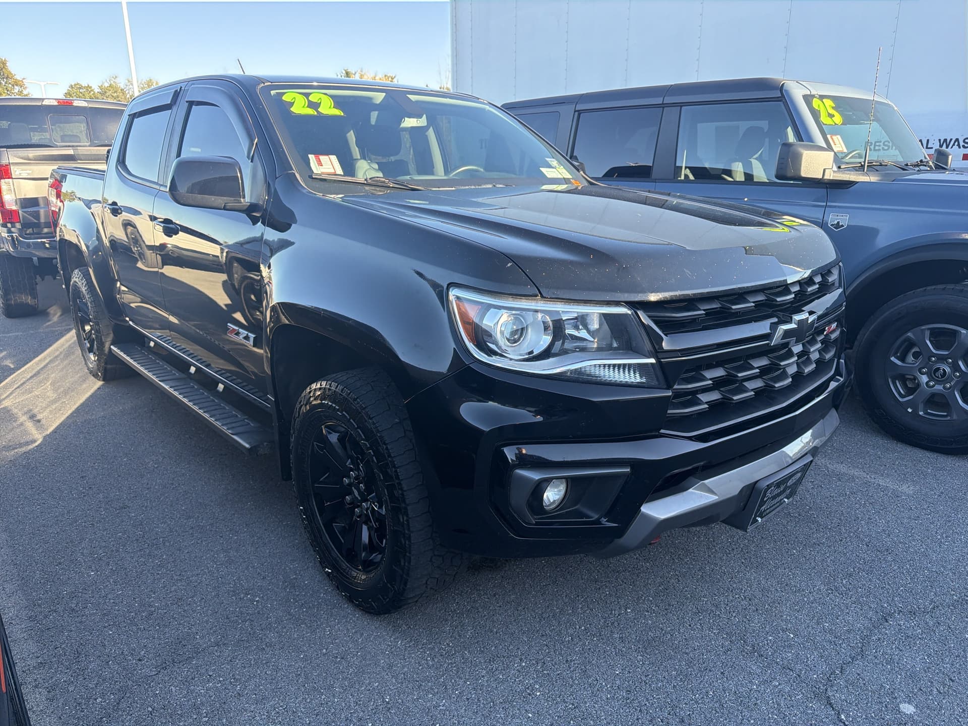 2022 Chevrolet Colorado 4WD Z71 — photo 1 of 2