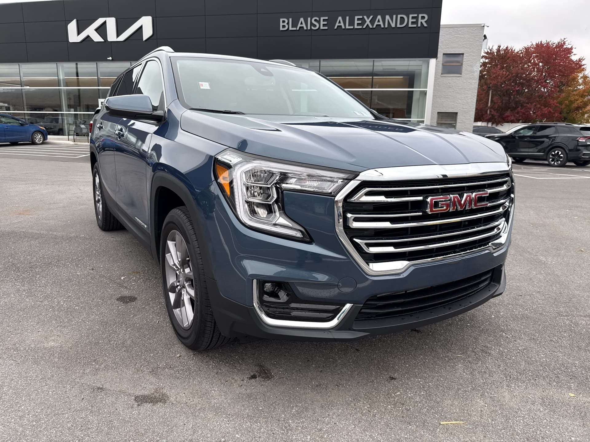2024 GMC Terrain SLT — photo 1 of 28