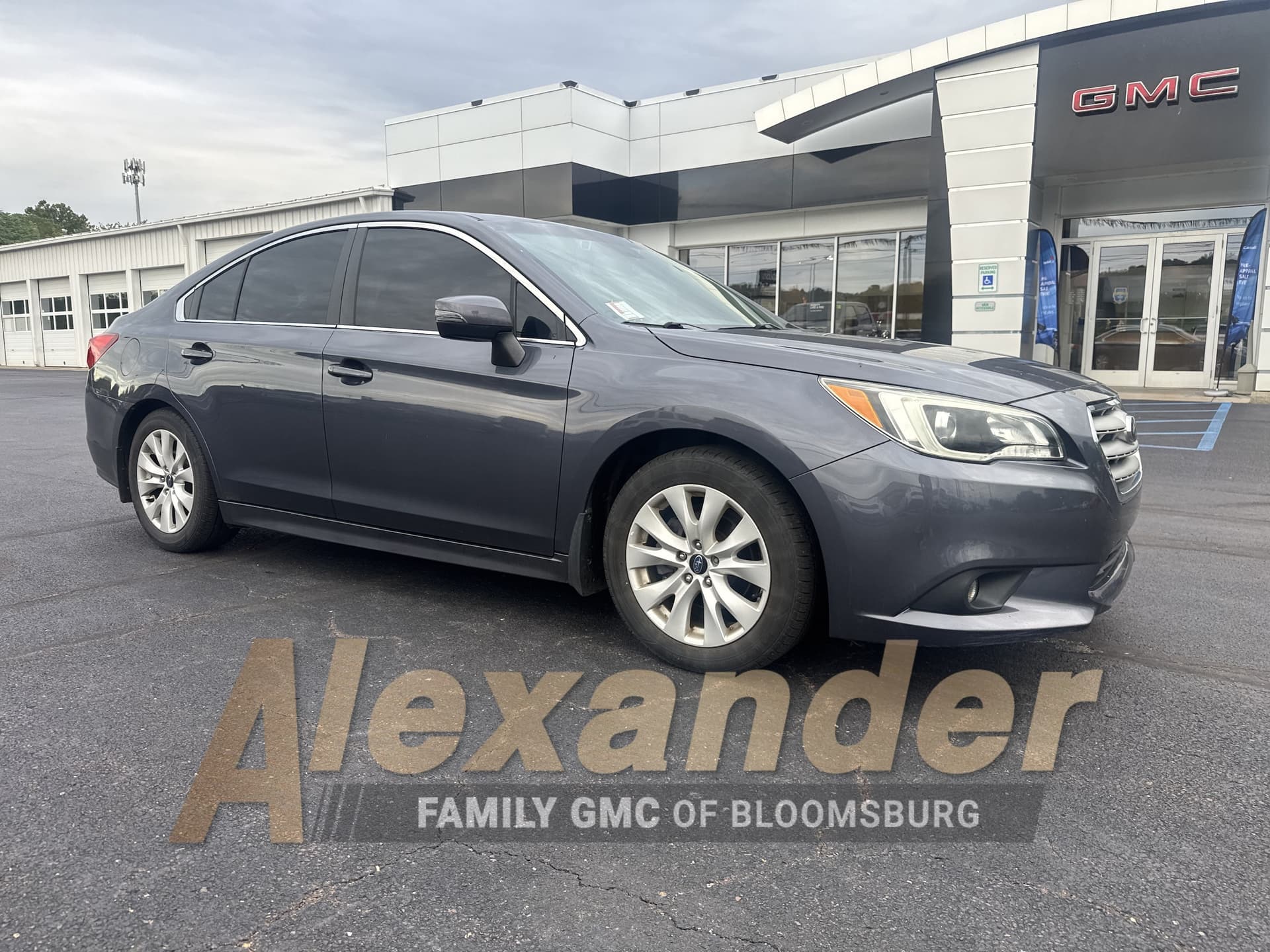 2015 Subaru Legacy 2.5i Premium — photo 1 of 30