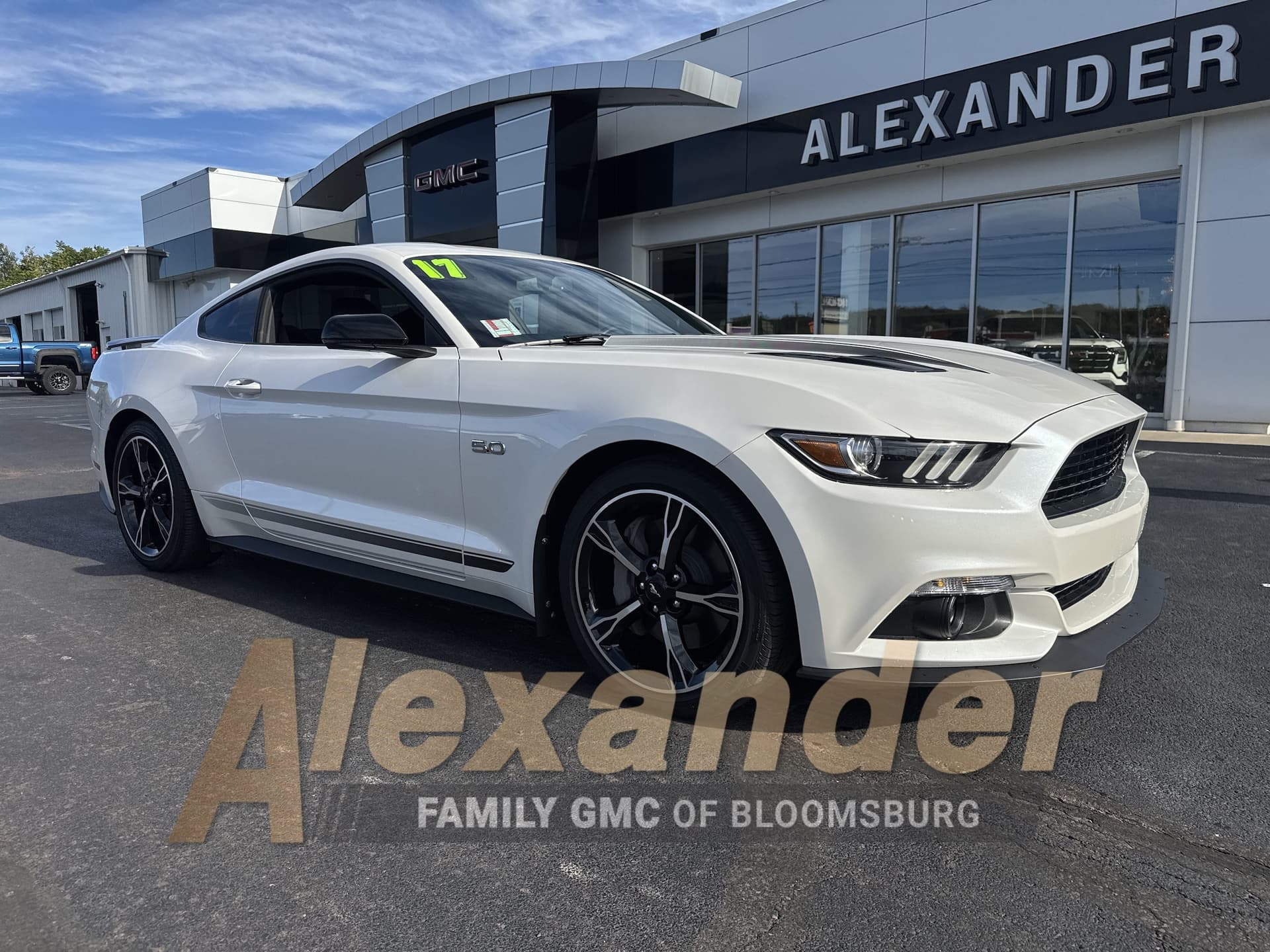 2017 Ford Mustang Base — photo 1 of 33
