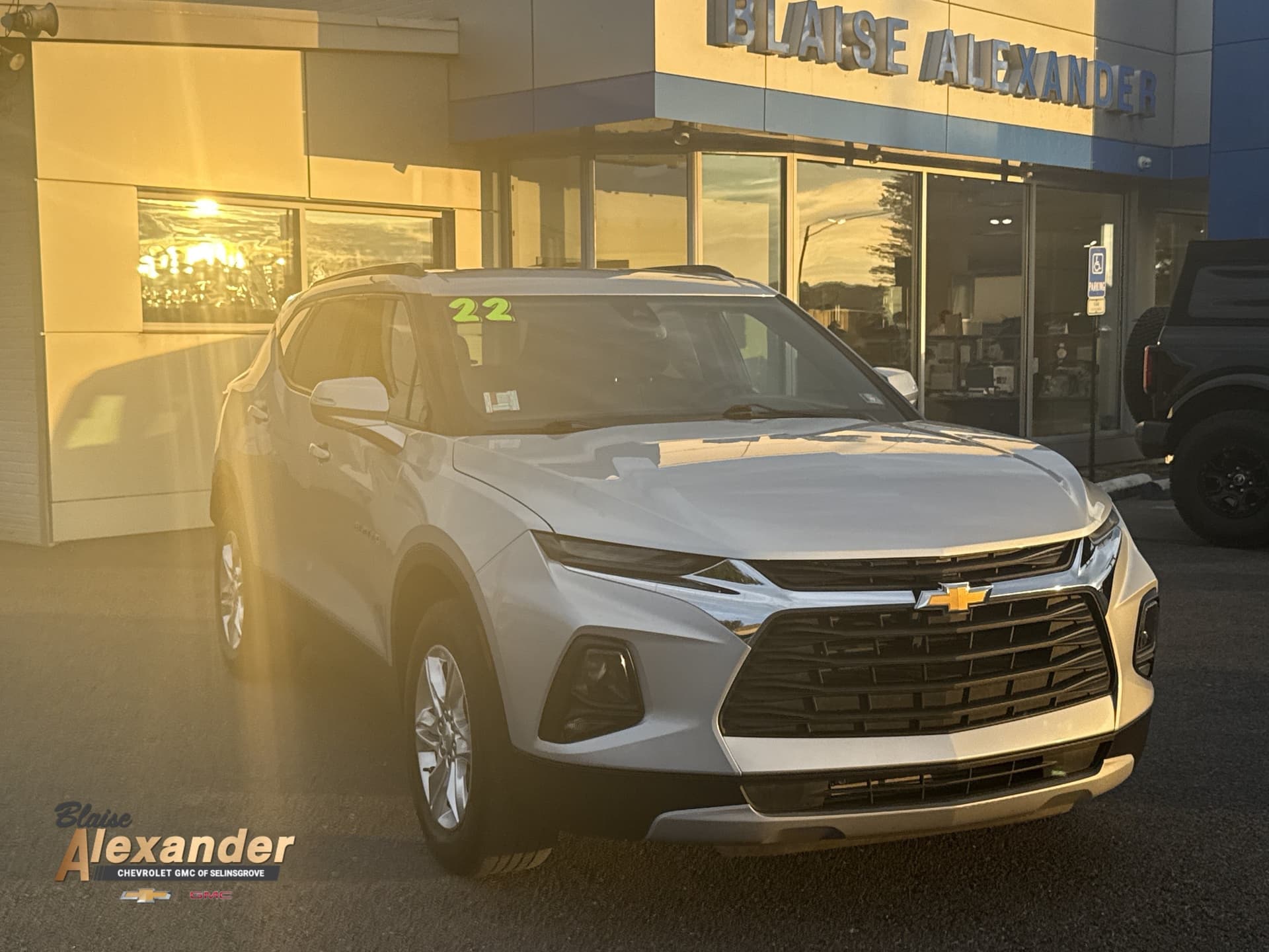2022 Chevrolet Blazer LT — photo 1 of 31