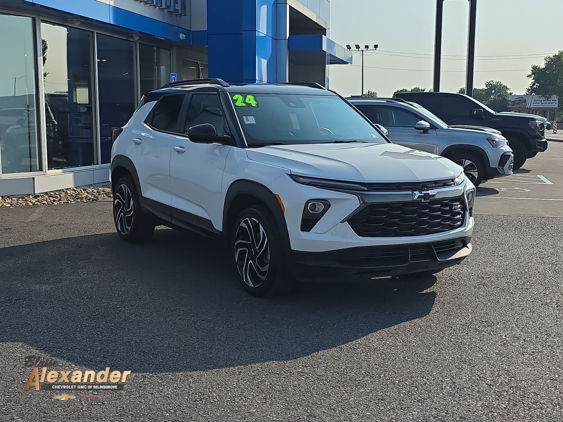 2024 Chevrolet Trailblazer RS — photo 1 of 31