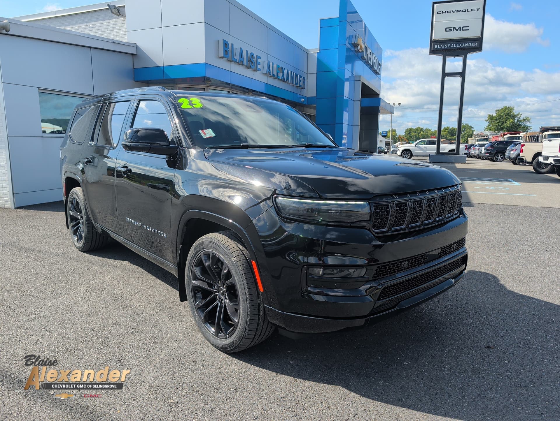 2023 Jeep Grand Wagoneer Series II — photo 1 of 30
