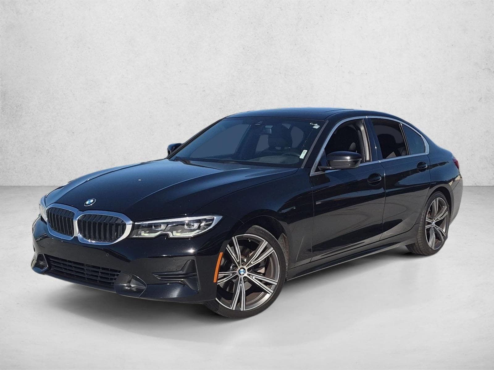 2019 BMW 3 Series 330i — photo 1 of 15