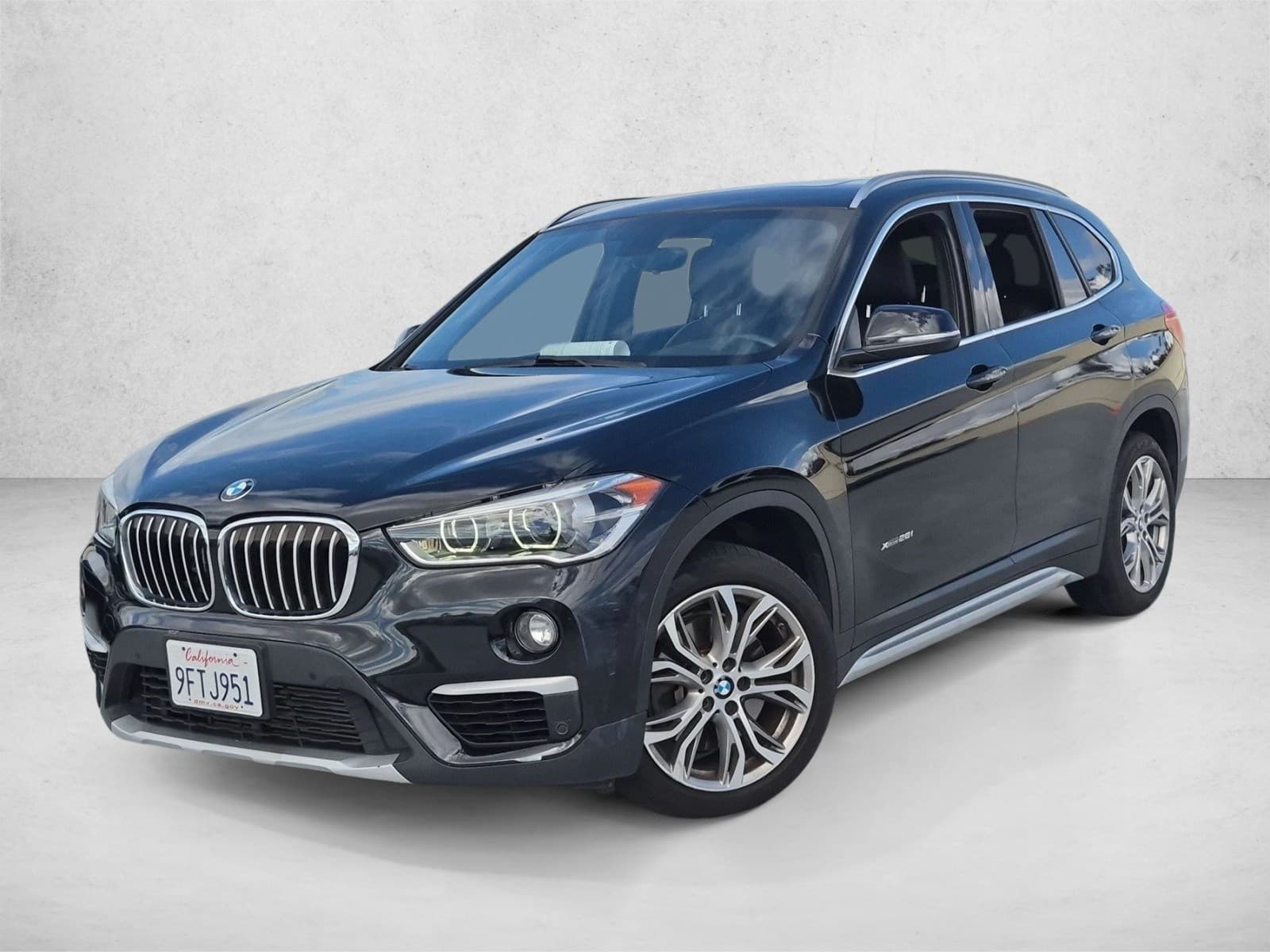 2016 BMW X1 xDrive28i — photo 1 of 15