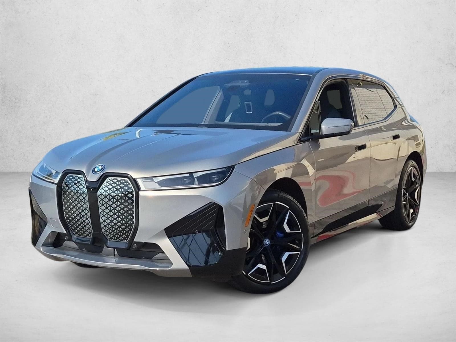 2024 BMW iX xDrive50 — photo 1 of 25
