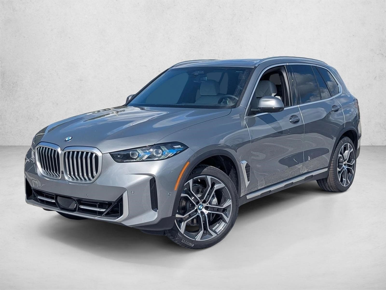 2026 BMW X5 sDrive40i — photo 1 of 25