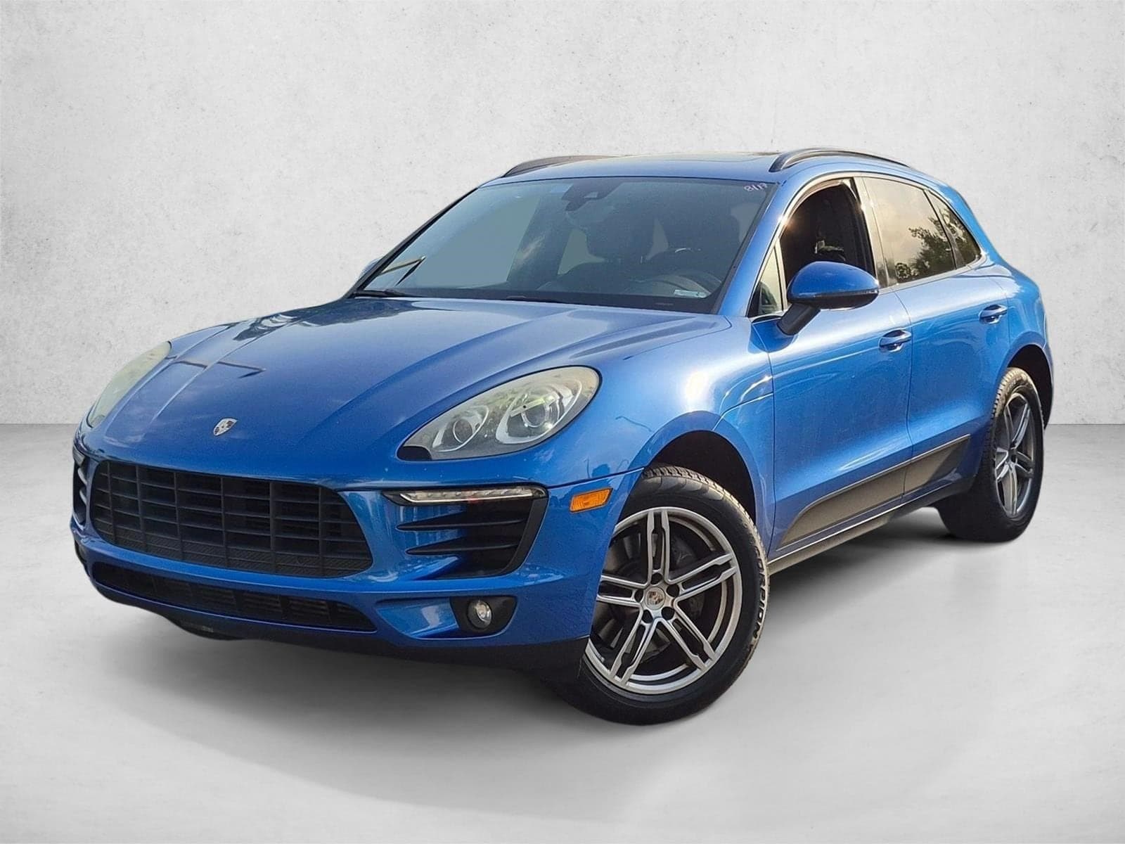 2018 Porsche Macan Base — photo 1 of 22
