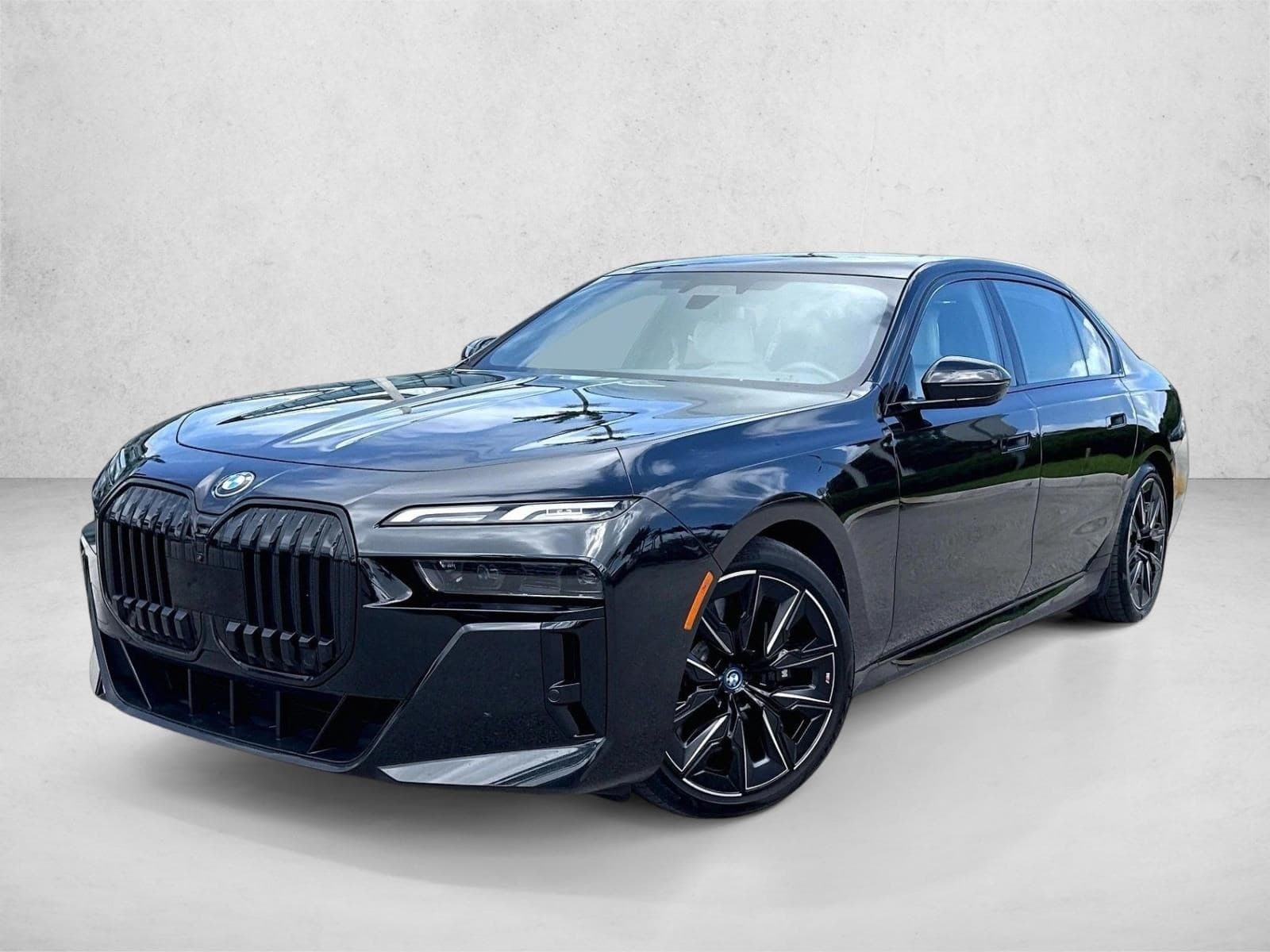 2023 BMW i7 xDrive60 — photo 1 of 30