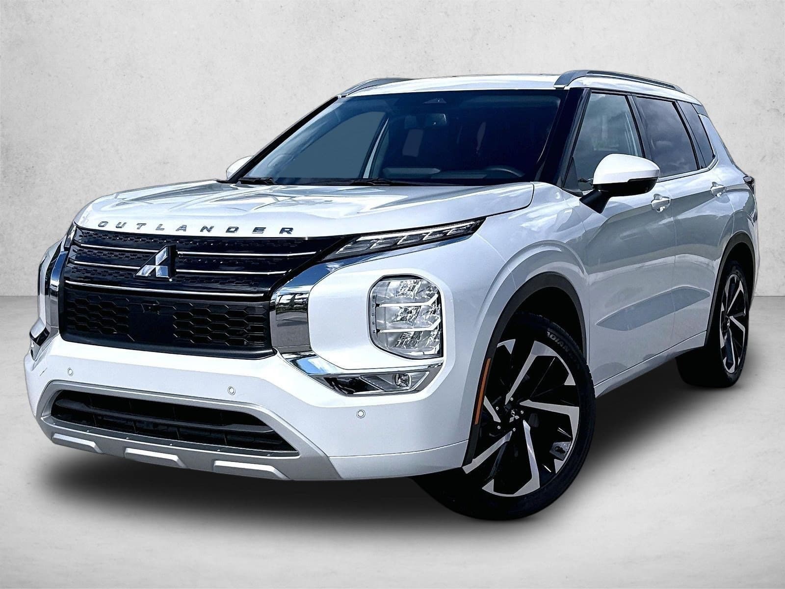 2023 Mitsubishi Outlander SEL — photo 1 of 30