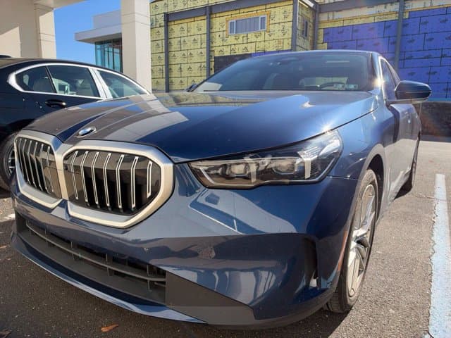 2024 BMW 5 Series 530i xDrive — photo 1 of 10