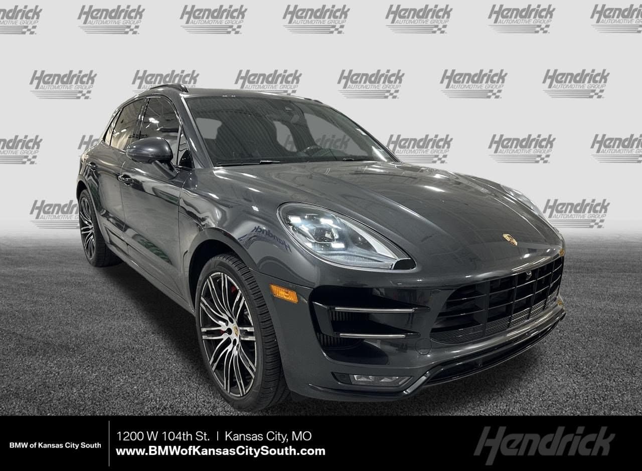 2018 Porsche Macan Turbo — photo 1 of 34