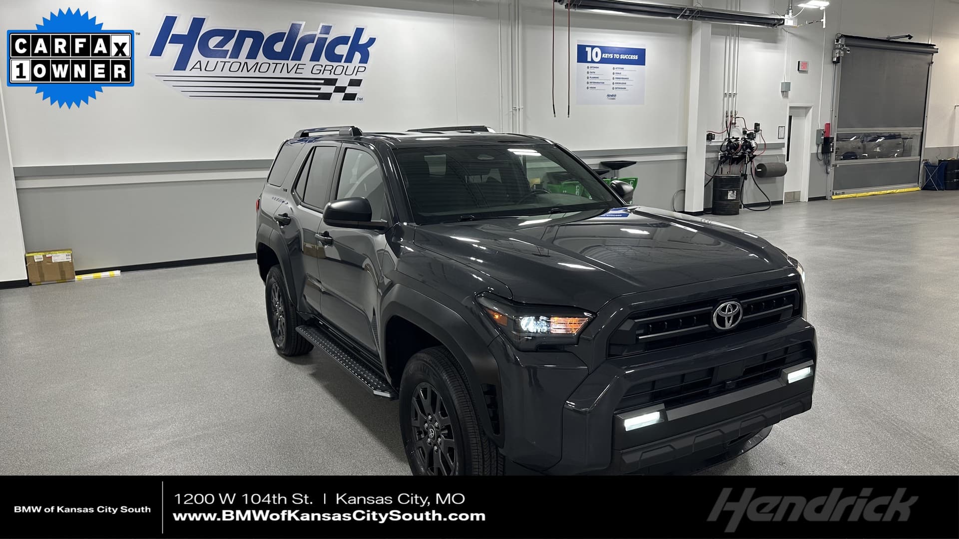 2025 Toyota 4Runner SR5 — photo 1 of 35