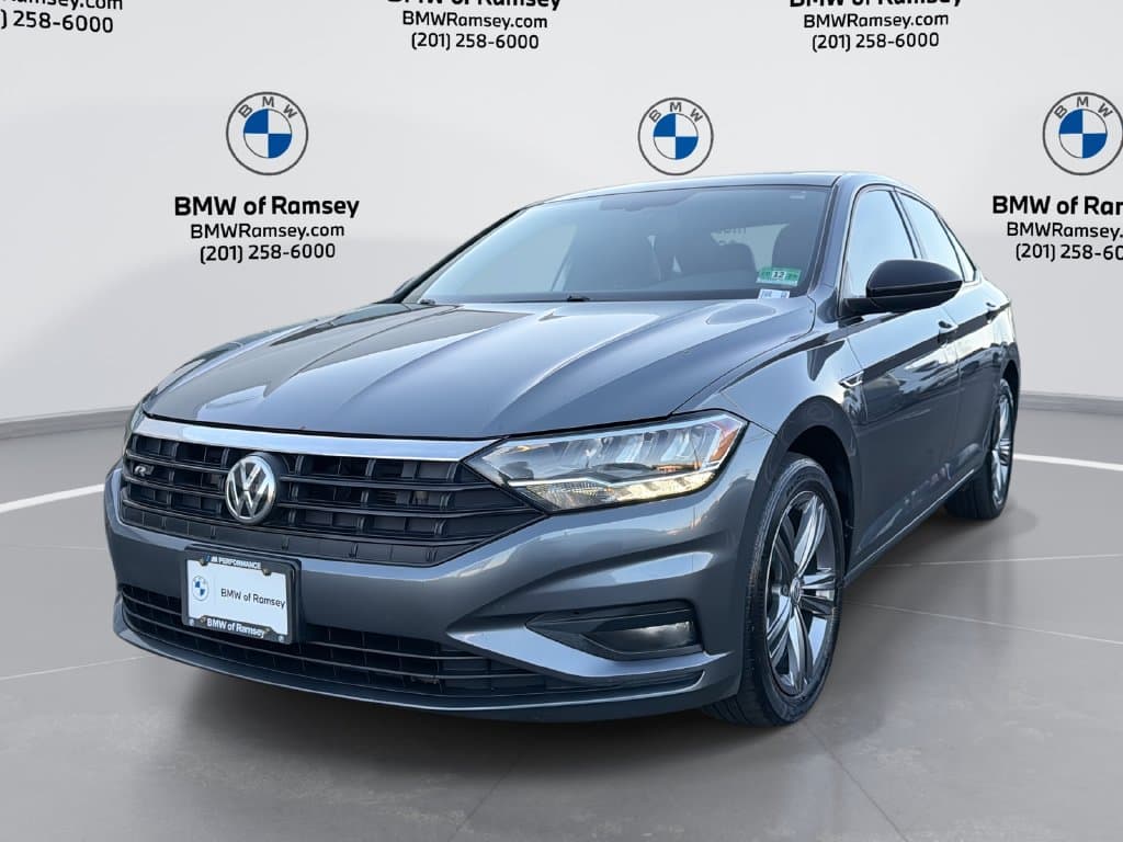 2019 Volkswagen Jetta Base — photo 1 of 29