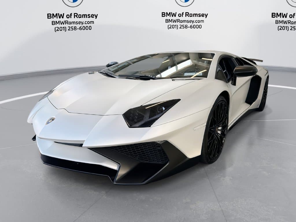 2016 Lamborghini Aventador Base — photo 1 of 33