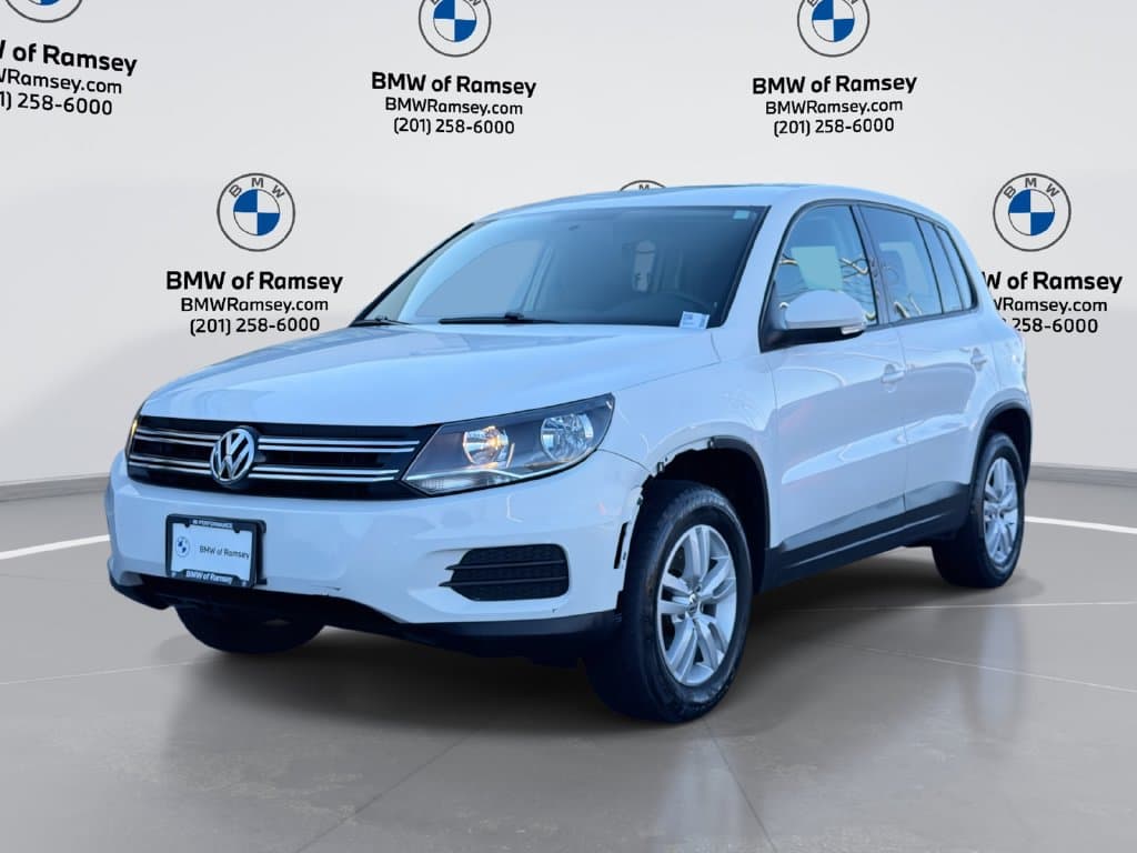 2013 Volkswagen Tiguan Base — photo 1 of 29