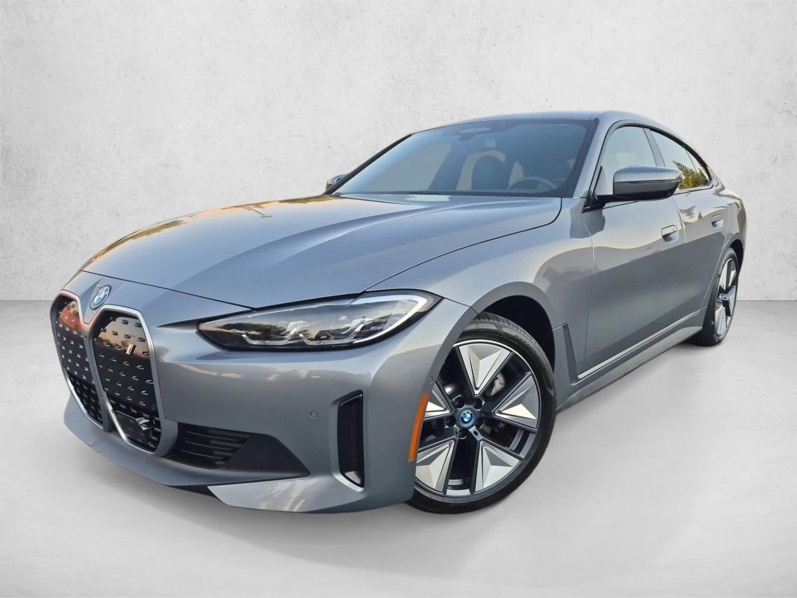 2023 BMW i4 eDrive40 — photo 1 of 26